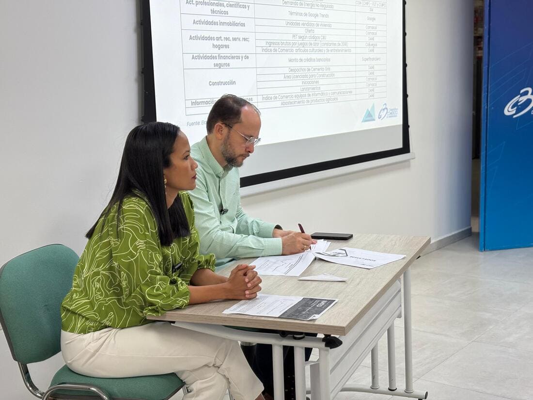 Oriana Álvarez, directora Ejecutiva de Fundesarrollo y Manuel Ferndandez, director ejecutivo de la Cámara de Comercio de Barranquilla 